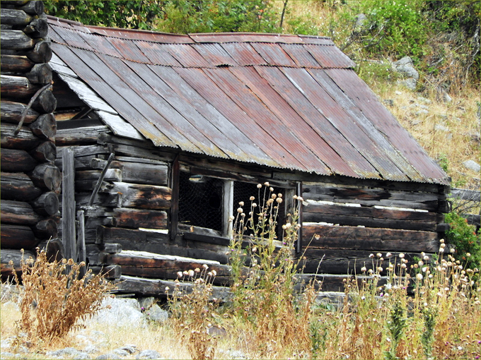 What must have been a Chicken Cube, former Boltz Homestead, Boltz Road