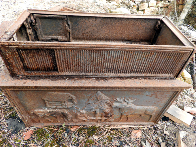 Old water heater/stove, Anaconda