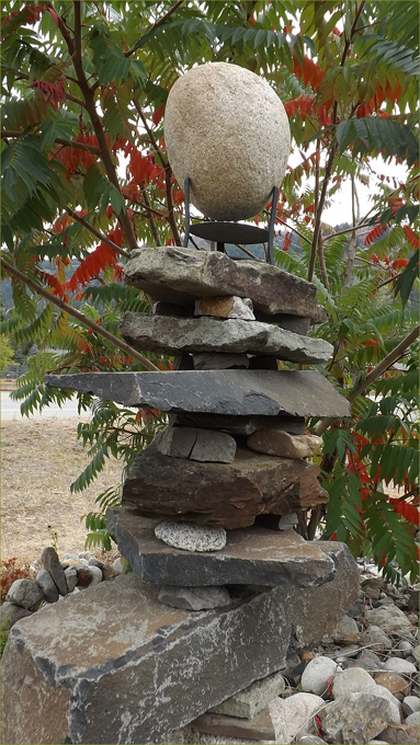 Balanced Stones, Midway B.C.